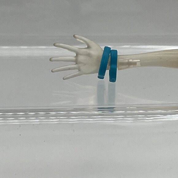 Monster High Replacement Spectra Vondergeist Ghoul Spirit Pink Shoes Heels & arm - Picture 8 of 9